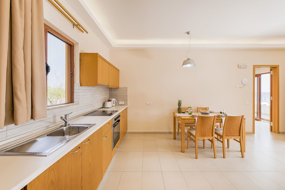 Villa Di Mare Luxury Suites 8/50