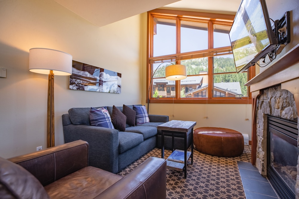The Village at Palisades Tahoe 32/50