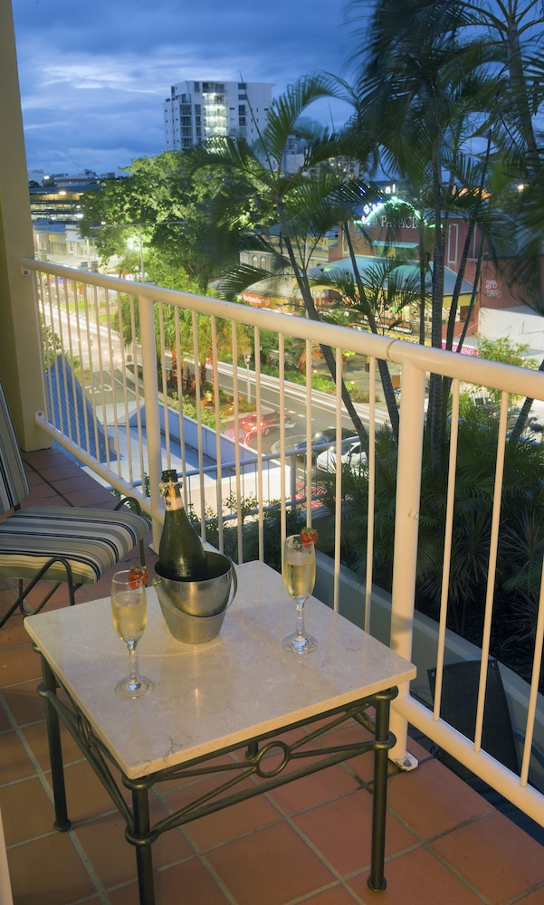 Inn Cairns 42/56