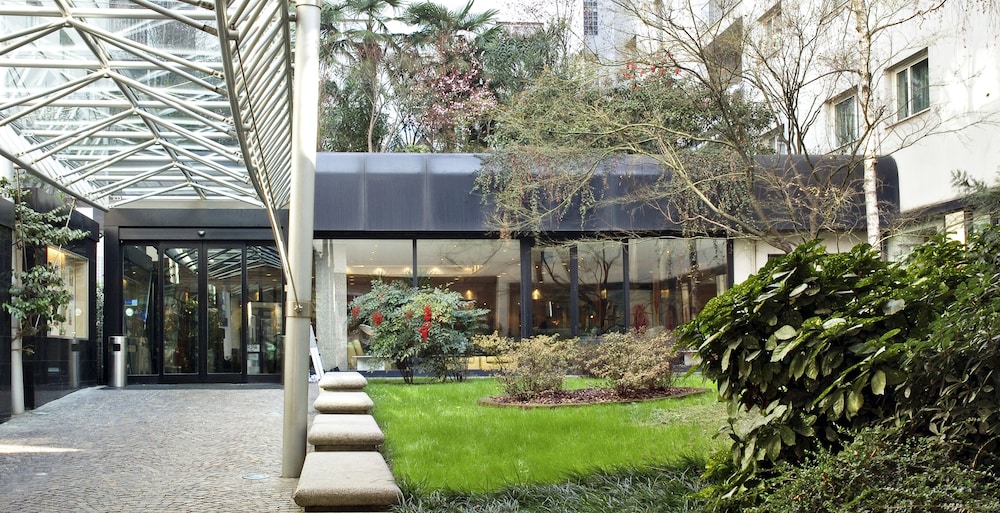 Ibis Milano Centro 75/77