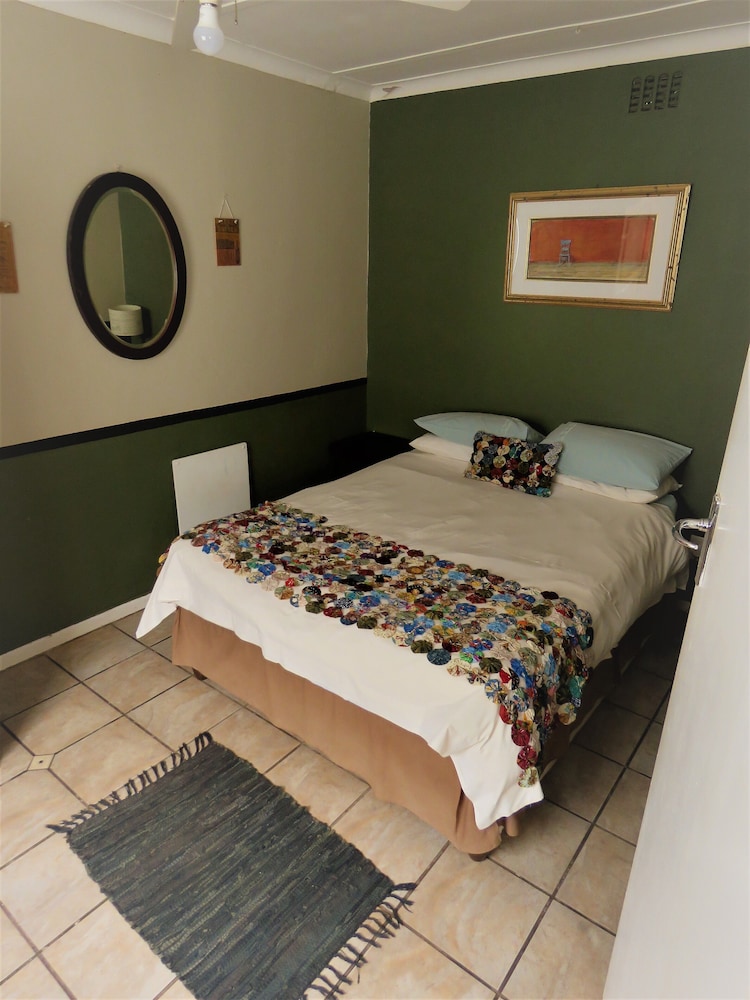 Fountain Baths Guest Cottages 13/42