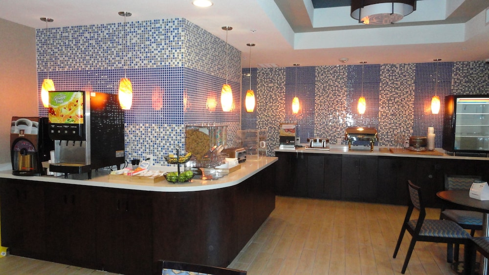 MainStay Suites Midland TX 35/44