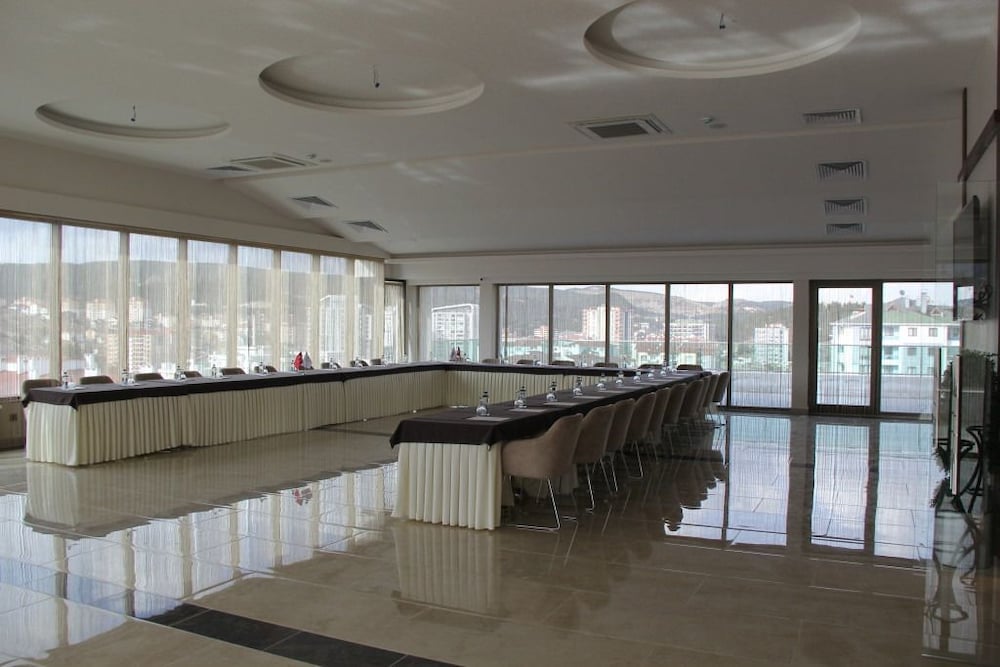 Armoni Park Otel 23/30