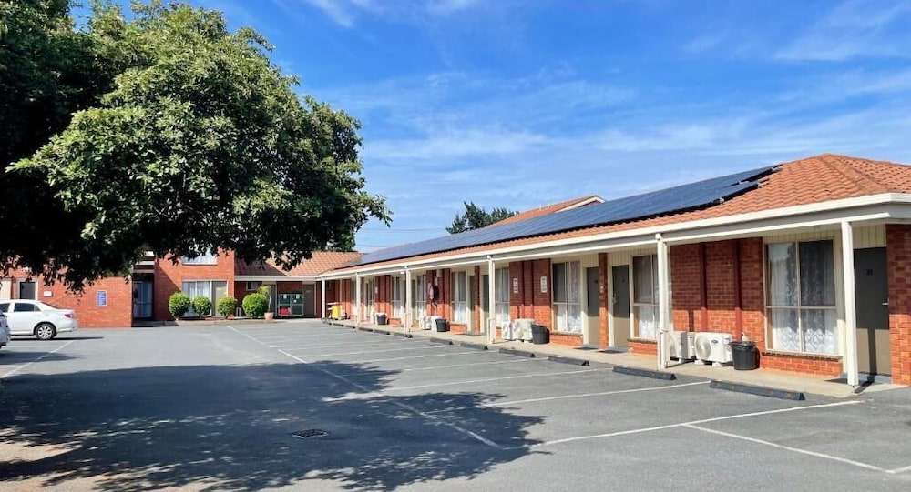 Werribee Motel & Apartments 53/63