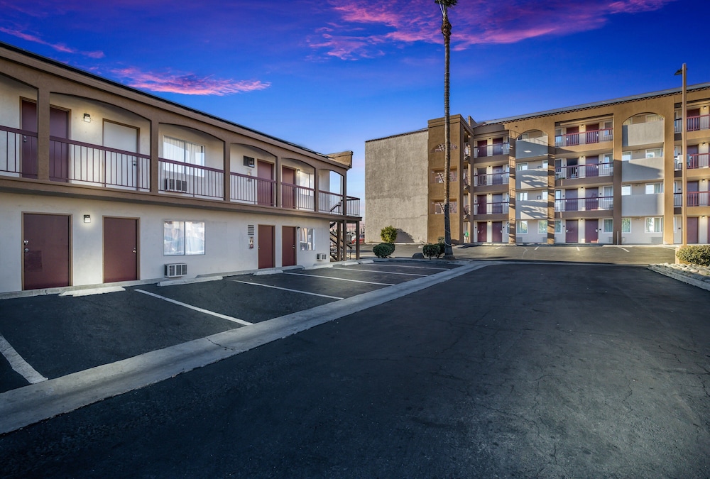 Days Inn by Wyndham Chula Vista/San Diego 53/57