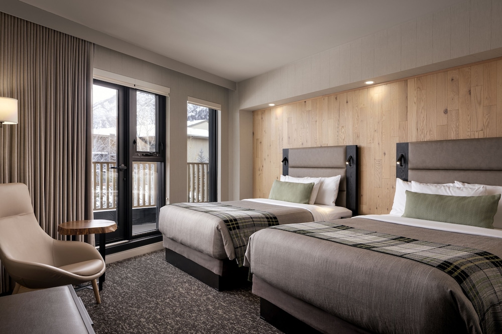 Peaks Hotel & Suites 17/50