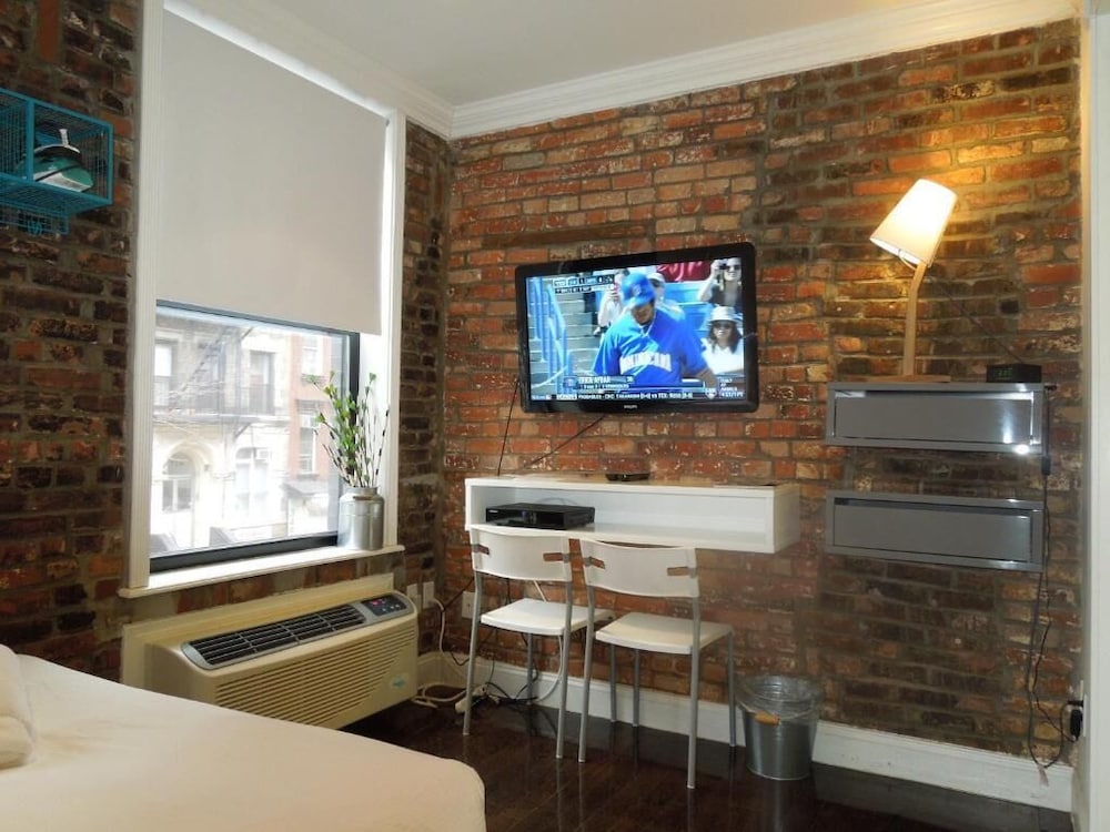 East Village Hotel 31/50