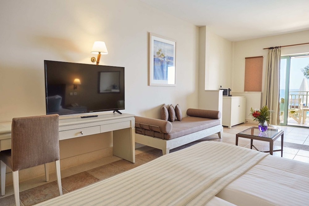 GRAND BAY BEACH RESORT KOLYMBARI 25/72