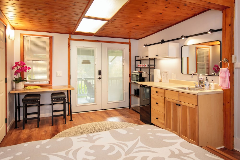 Aloha Junction Guest House 8/50