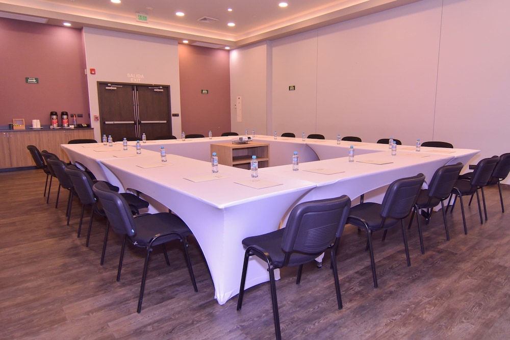 City Express Plus by Marriott Medellin Colombia 36/42