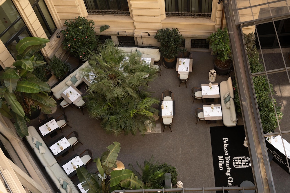 Radisson Collection Hotel, Palazzo Touring Club Milan 69/73