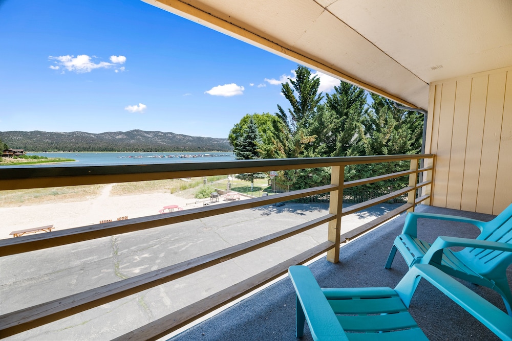 Big Bear Lakefront Lodge 22/50