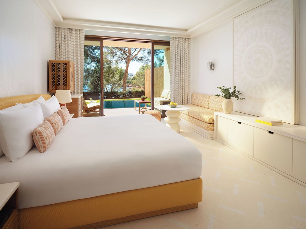 Deluxe, King Bed, Garden View, Plunge Pool