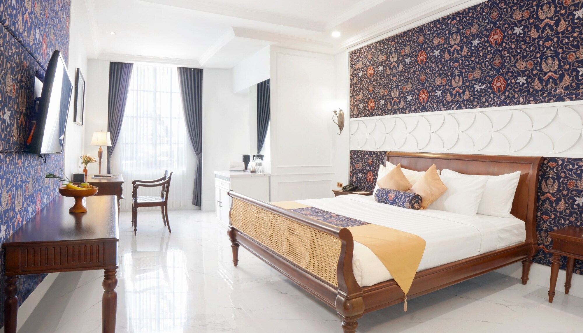 EXECUTIVE, DOUBLE BED
