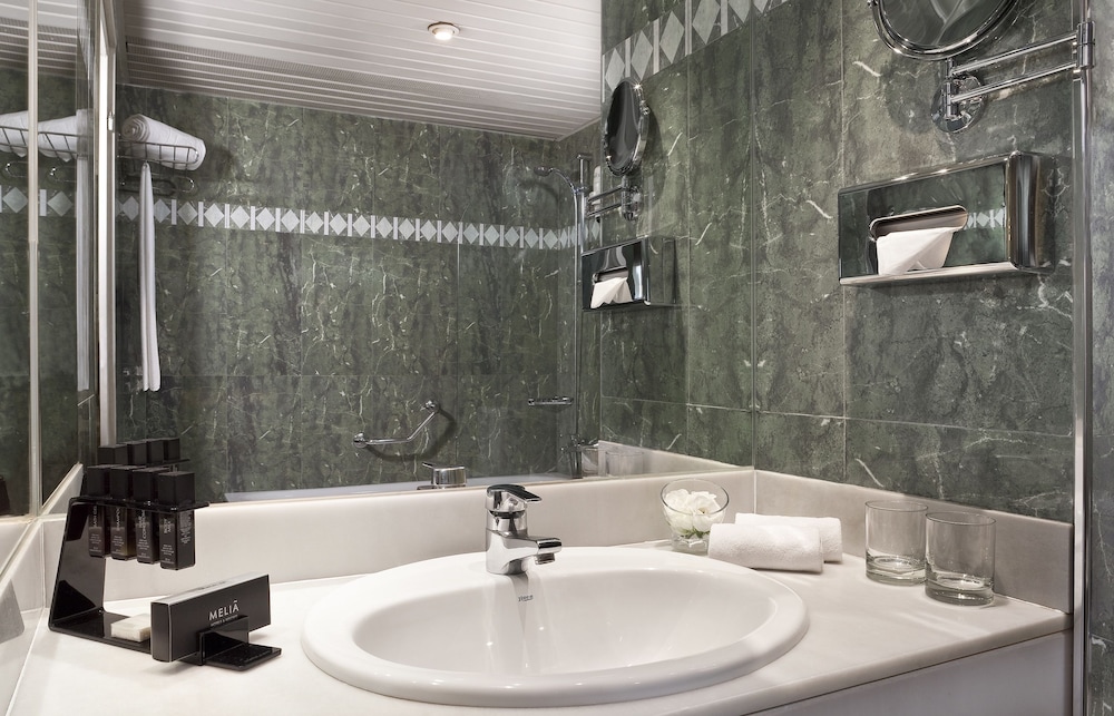 Melia Lebreros Hotel 66/67
