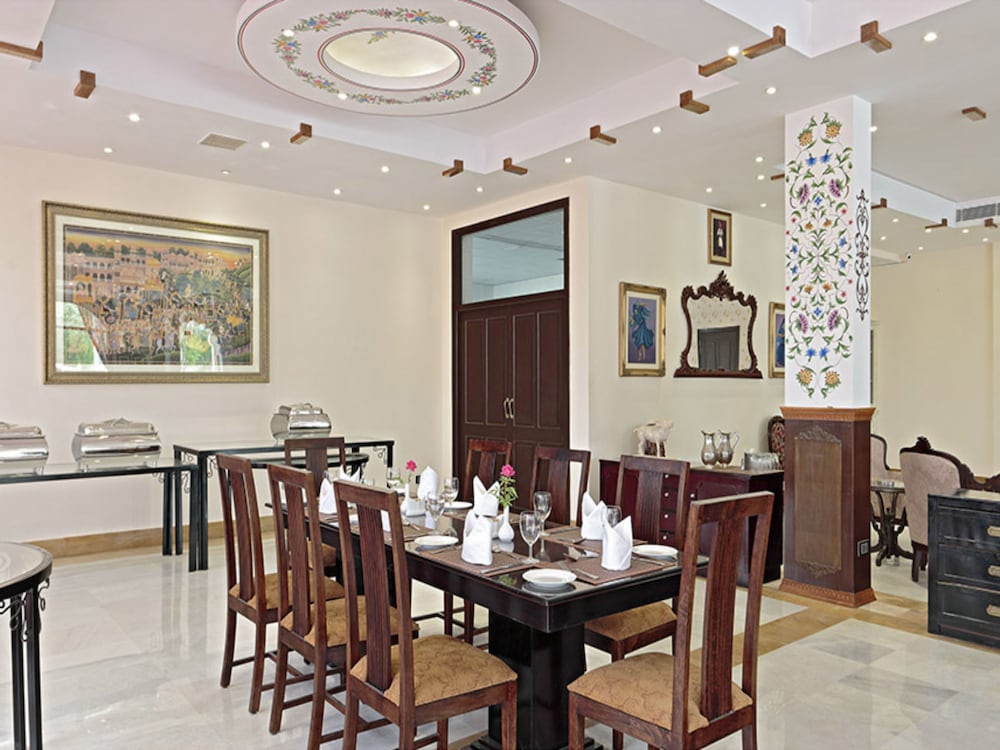 Talai Bagh Palace 13/19