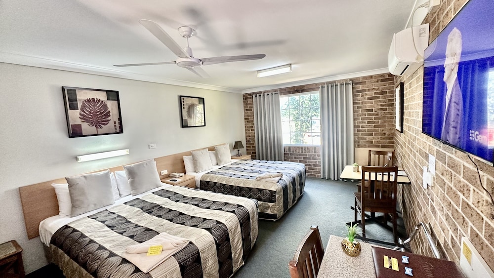 Golden Grain Motor Inn 9/62