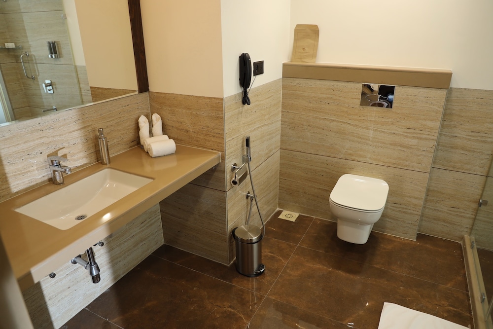 غرفة بريميوم بسرير كوين، Devka Beach Resort 3/3