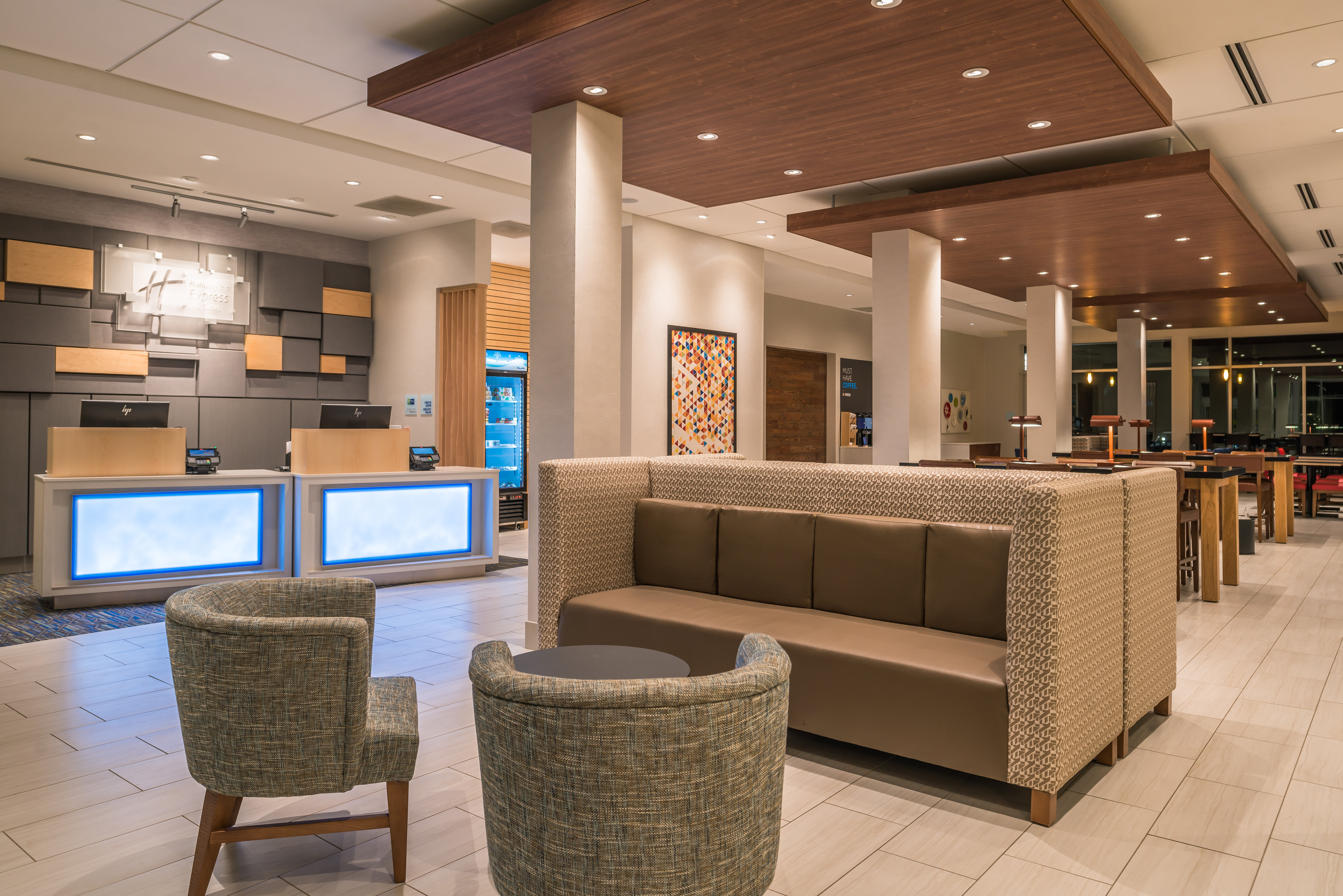 Holiday Inn Express Suites Farmville 13/53