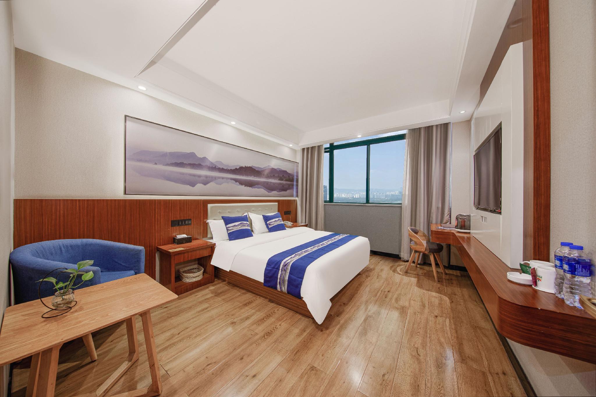 BUSINESS, SUITE