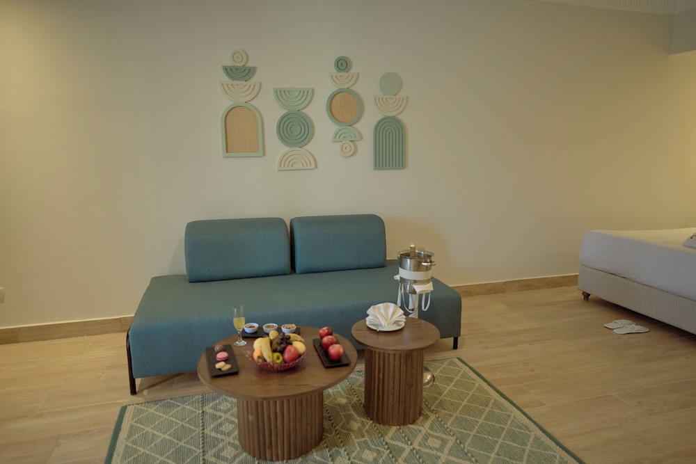 Diamond Beach by Pearl Resorts 68/84