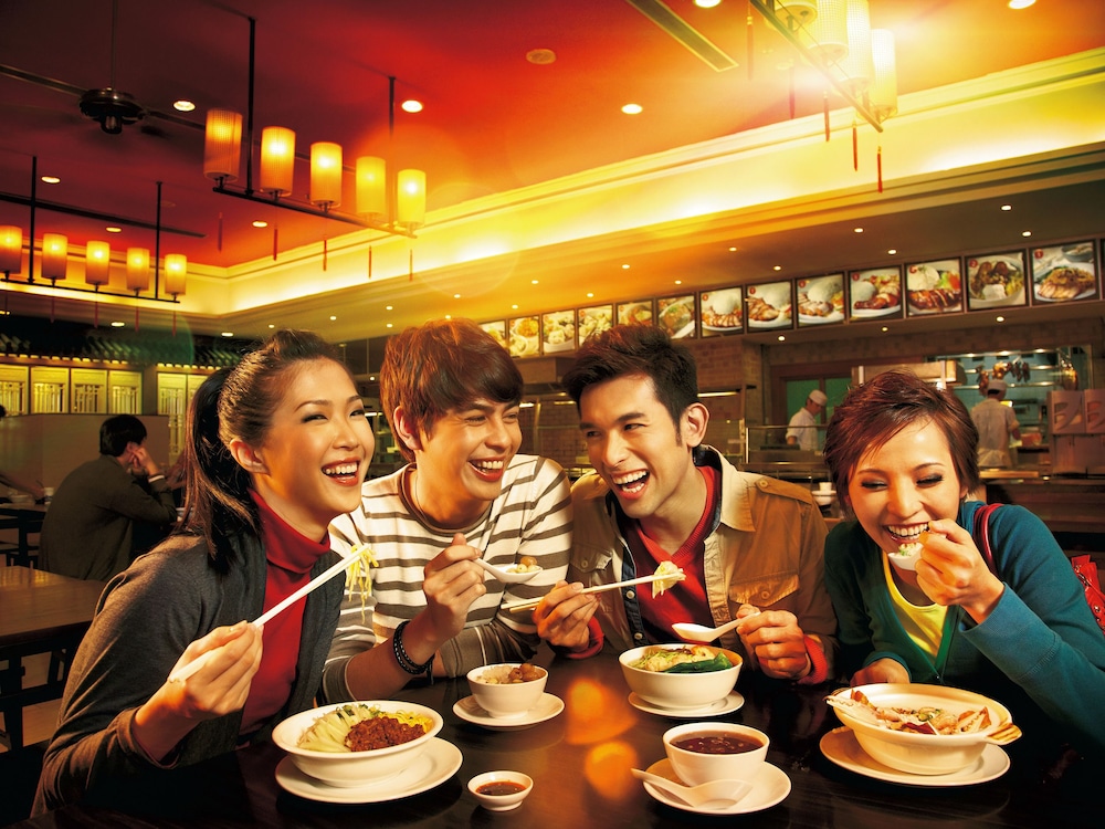 Resorts World Genting - RW Hotel (Formerly known as Highlands Hotel) 22/29