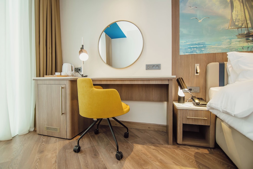 La Quinta by Wyndham Batumi 66/70