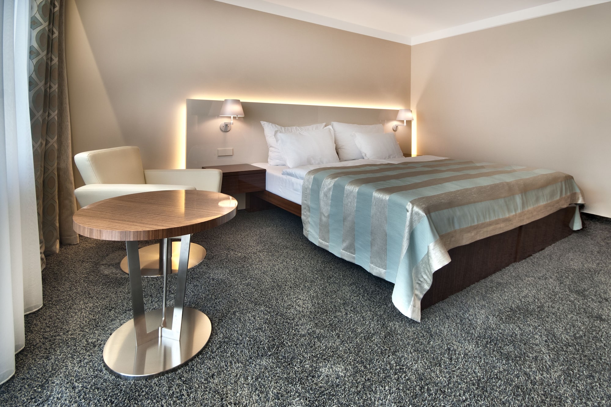 STANDARD, DOUBLE OR TWIN BED