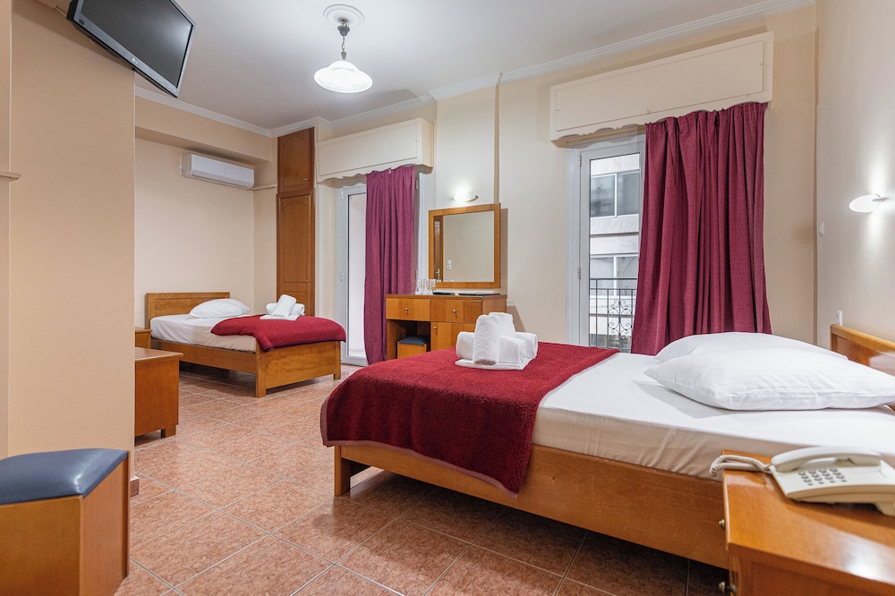 Faros 2 Hotel 16/36