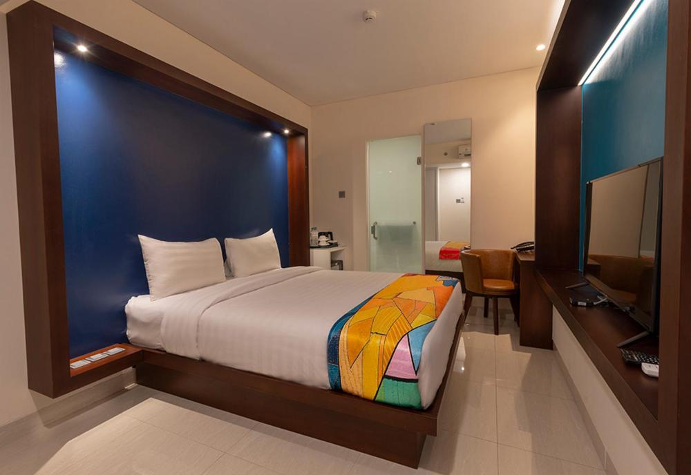 Superior, Double or Twin Bed, No Window