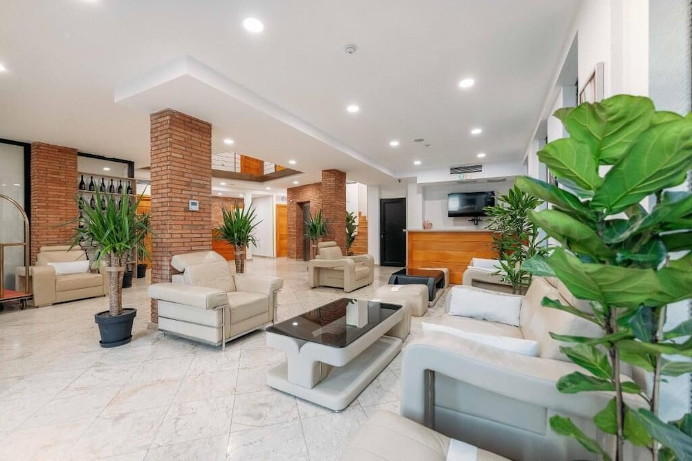 Atrium Boutique Hotel 45/50