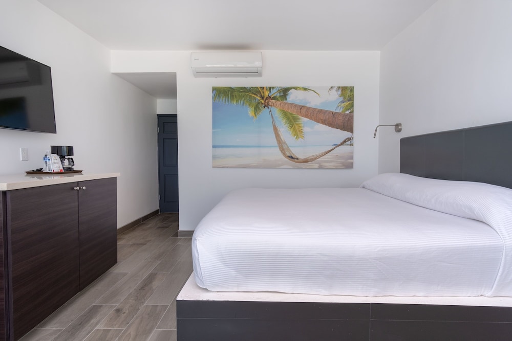 Playa Bonita Resort 33/77