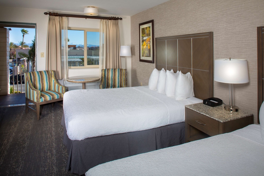 Best Western Plus Hilltop Inn 19/52