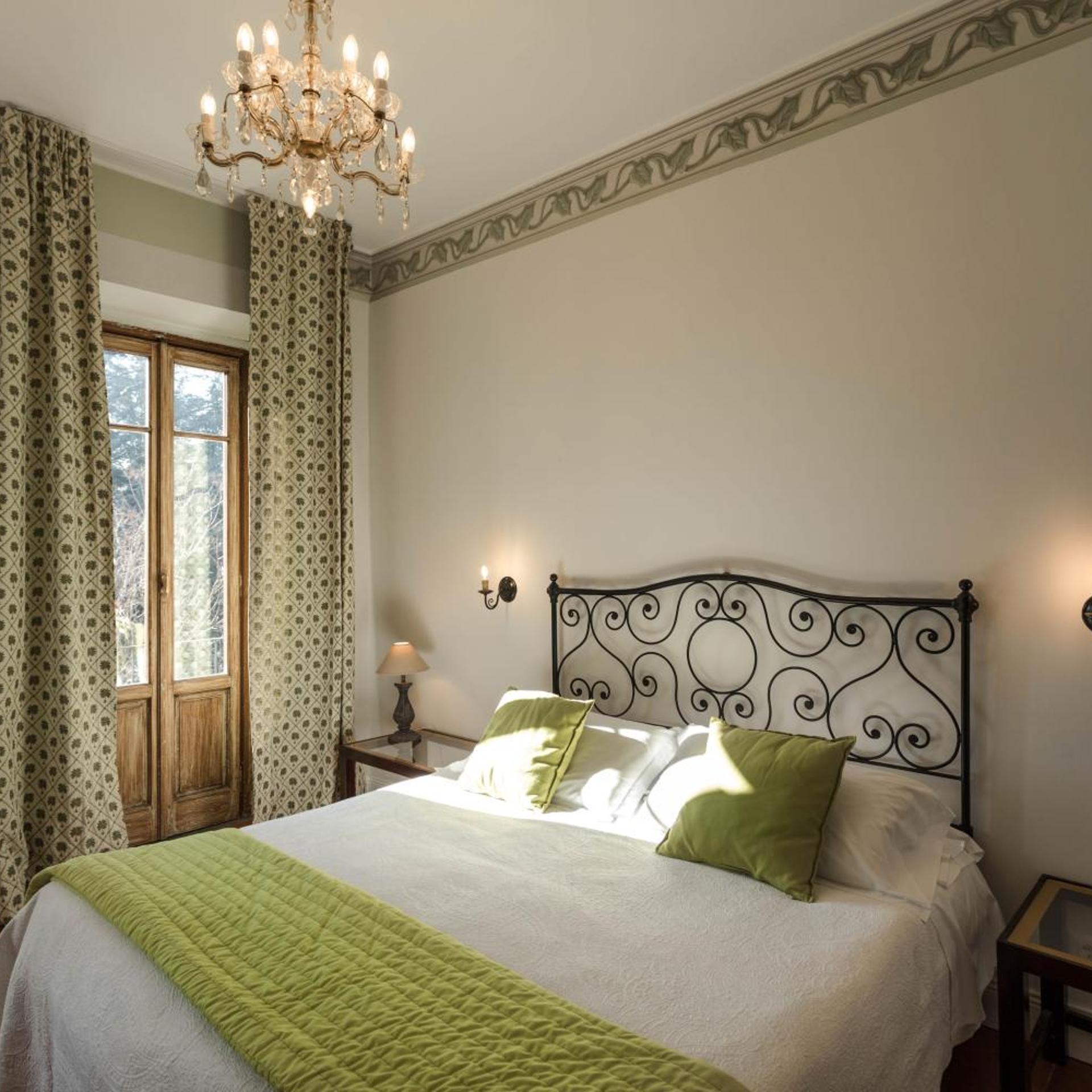 Room, Double Bed