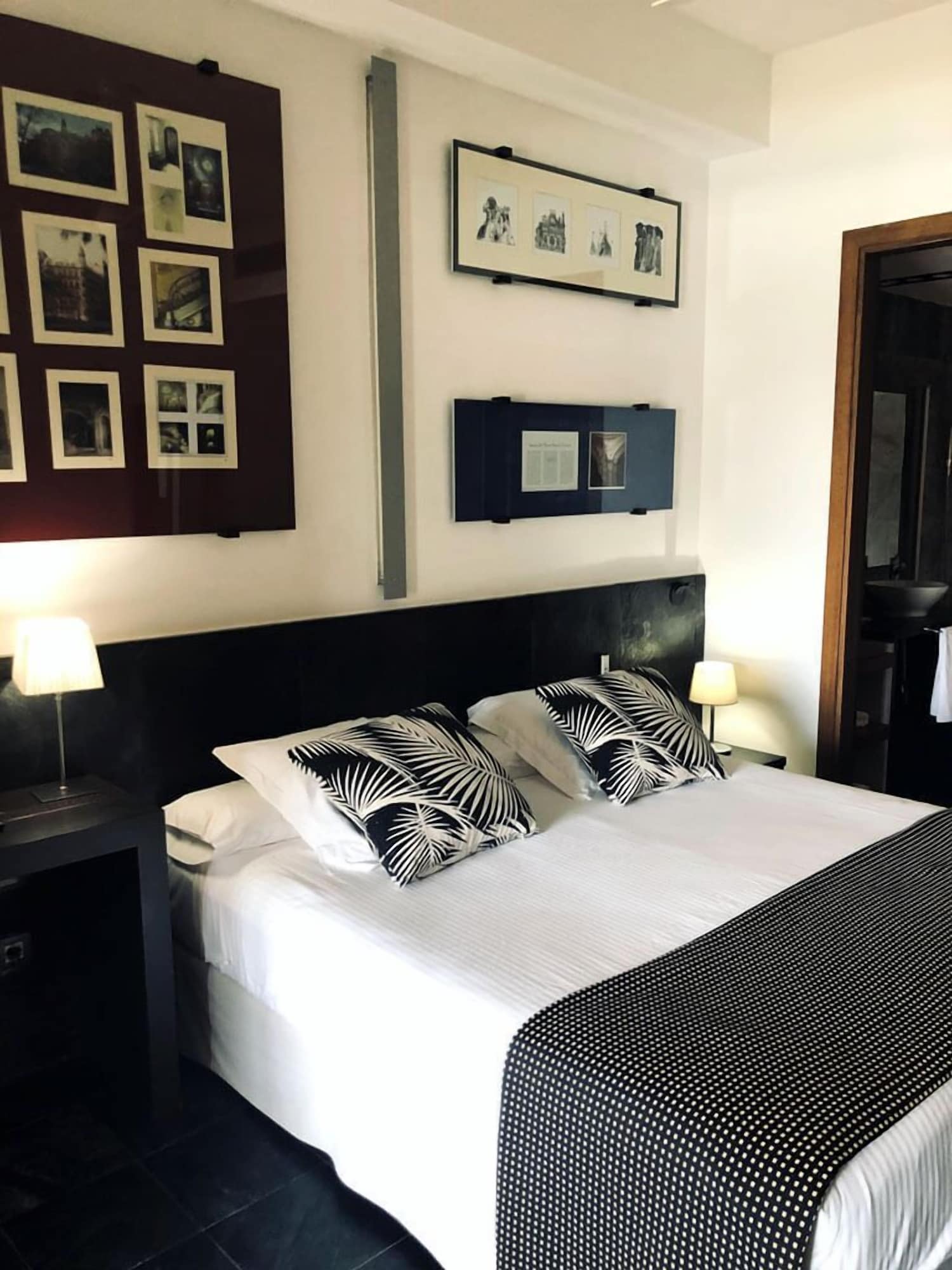 Deluxe, Queen Bed