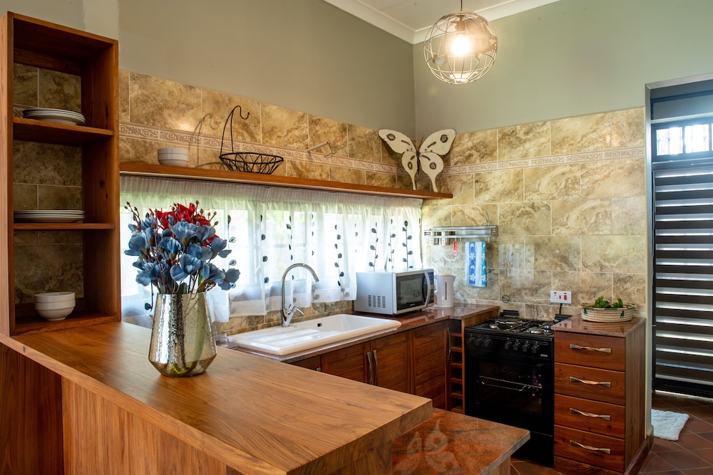 Kinga Home Suites 11/67