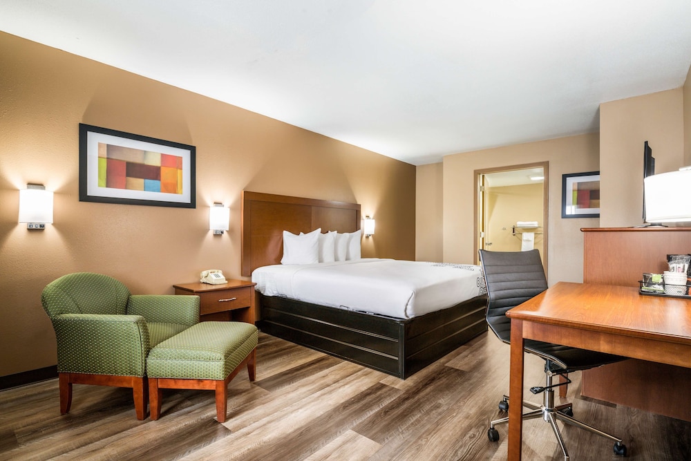 Surestay Plus Hotel By Best Western Poteau 15/36