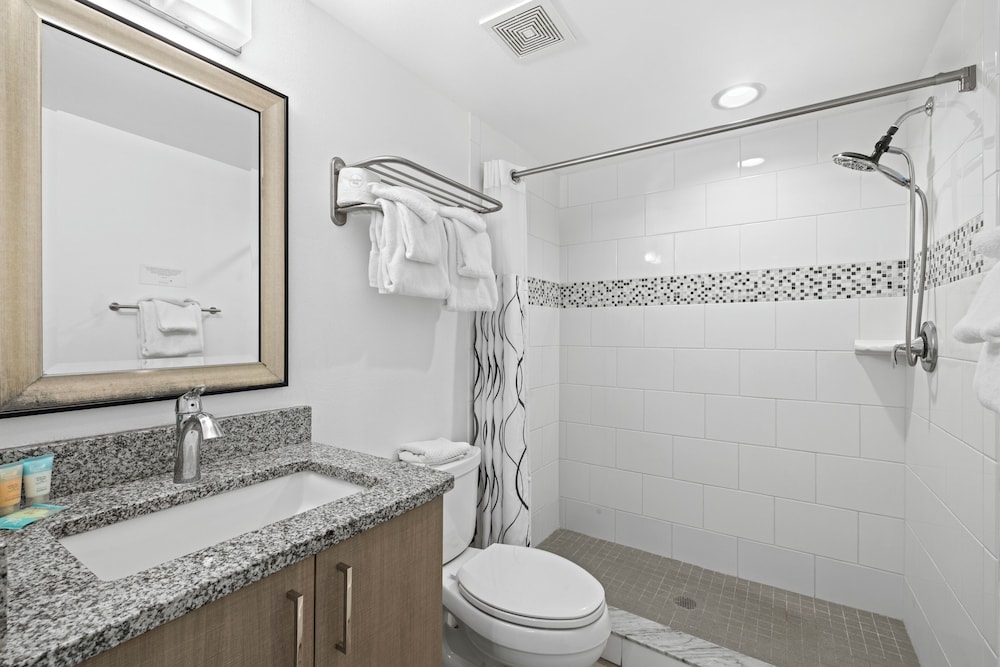 Provident Oceana Beachfront Suites 77/77