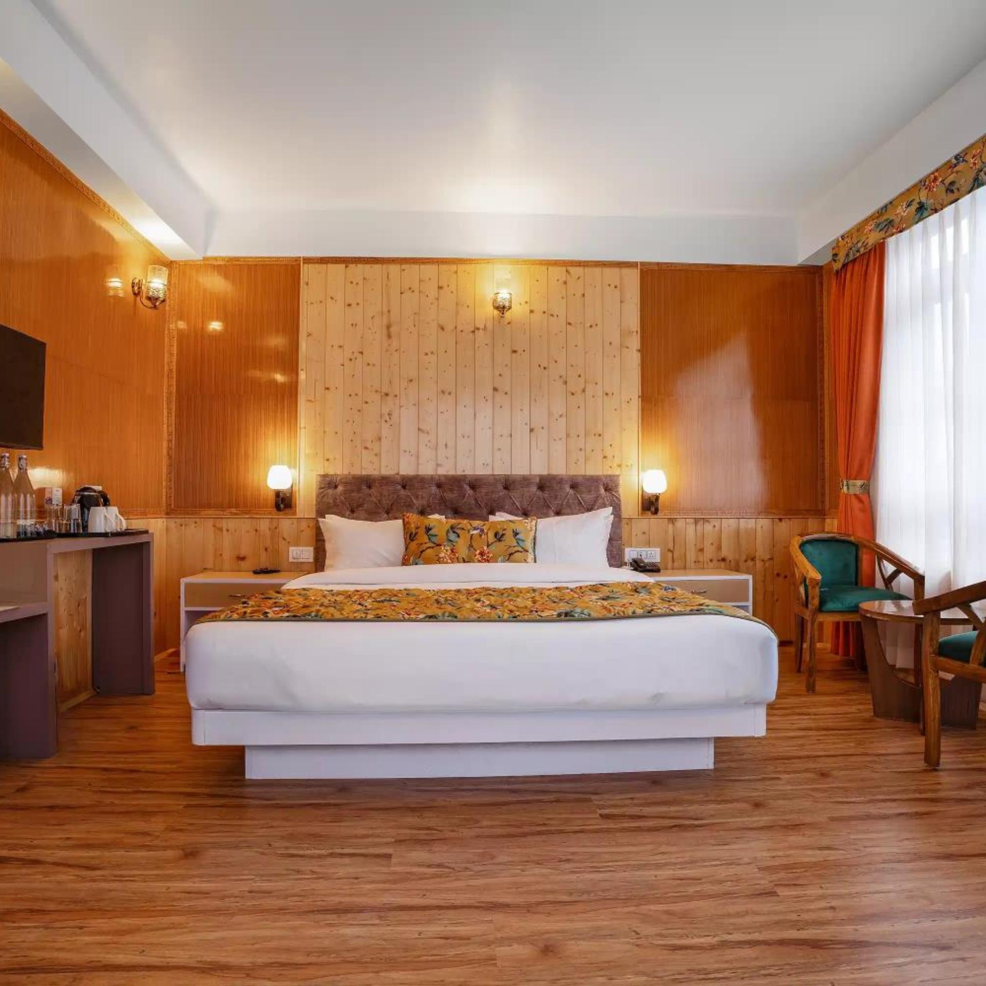Summit Gangchen Hotel 12/21