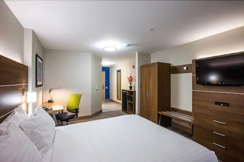 Holiday Inn Express Saint John Harbour Side Hotel 27/69