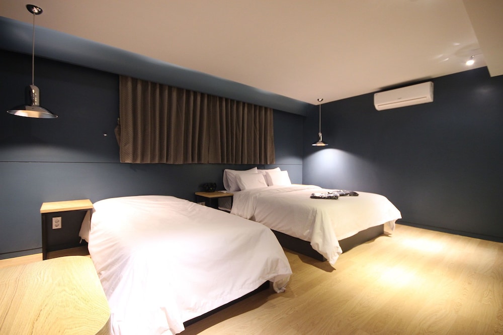 Muri Hotel 8/15