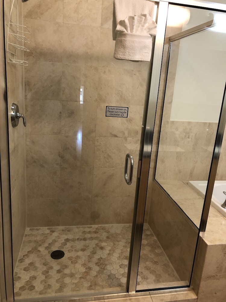 Grand Eastonian Suites Hotel 30/79