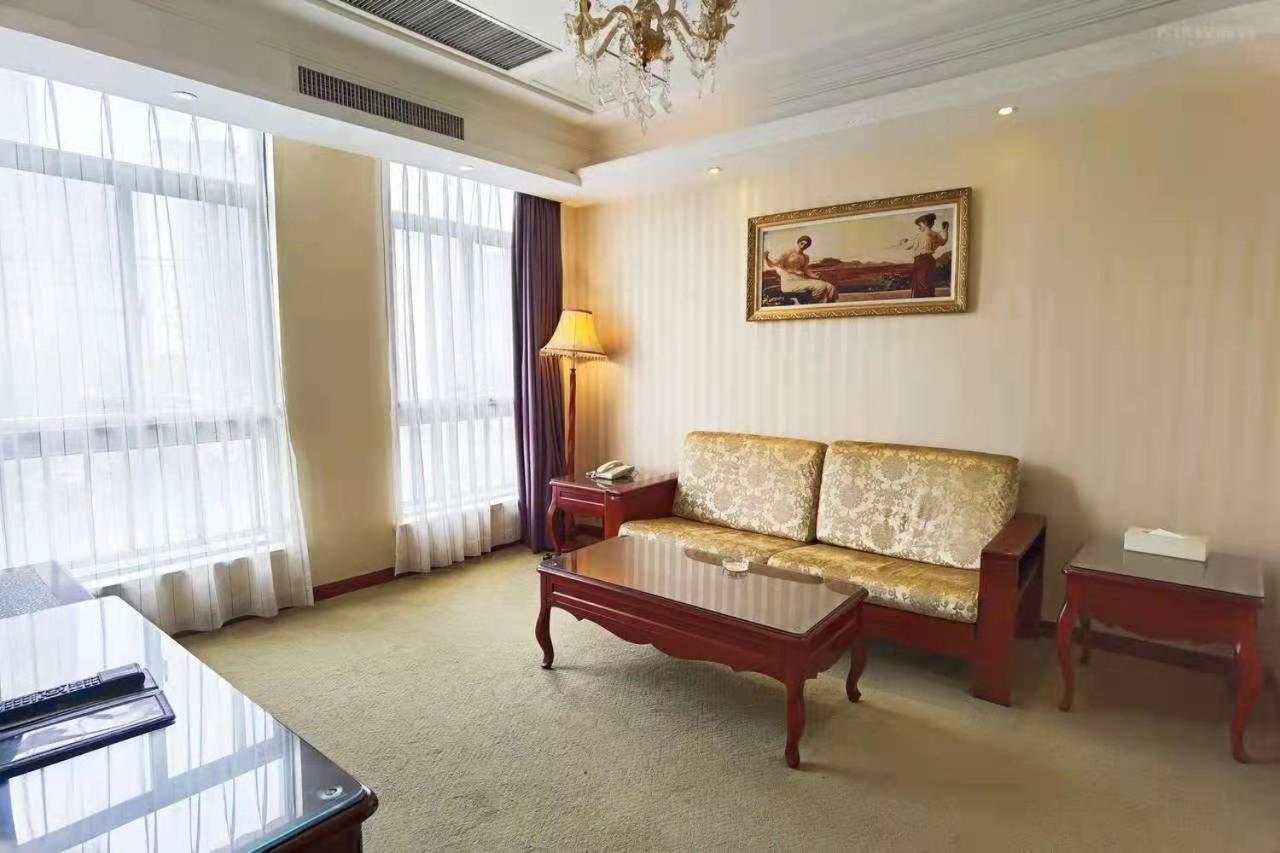 Vienna Hotel (Nantong Tongzhou Bus Station) 23/26