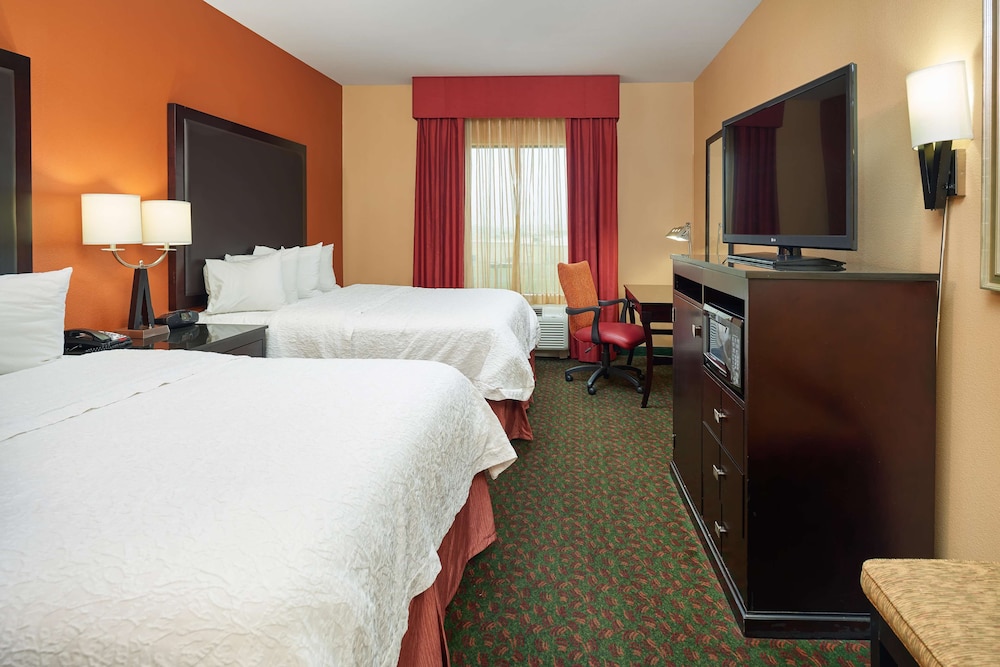 Hampton Inn Suites Waco South 15/39