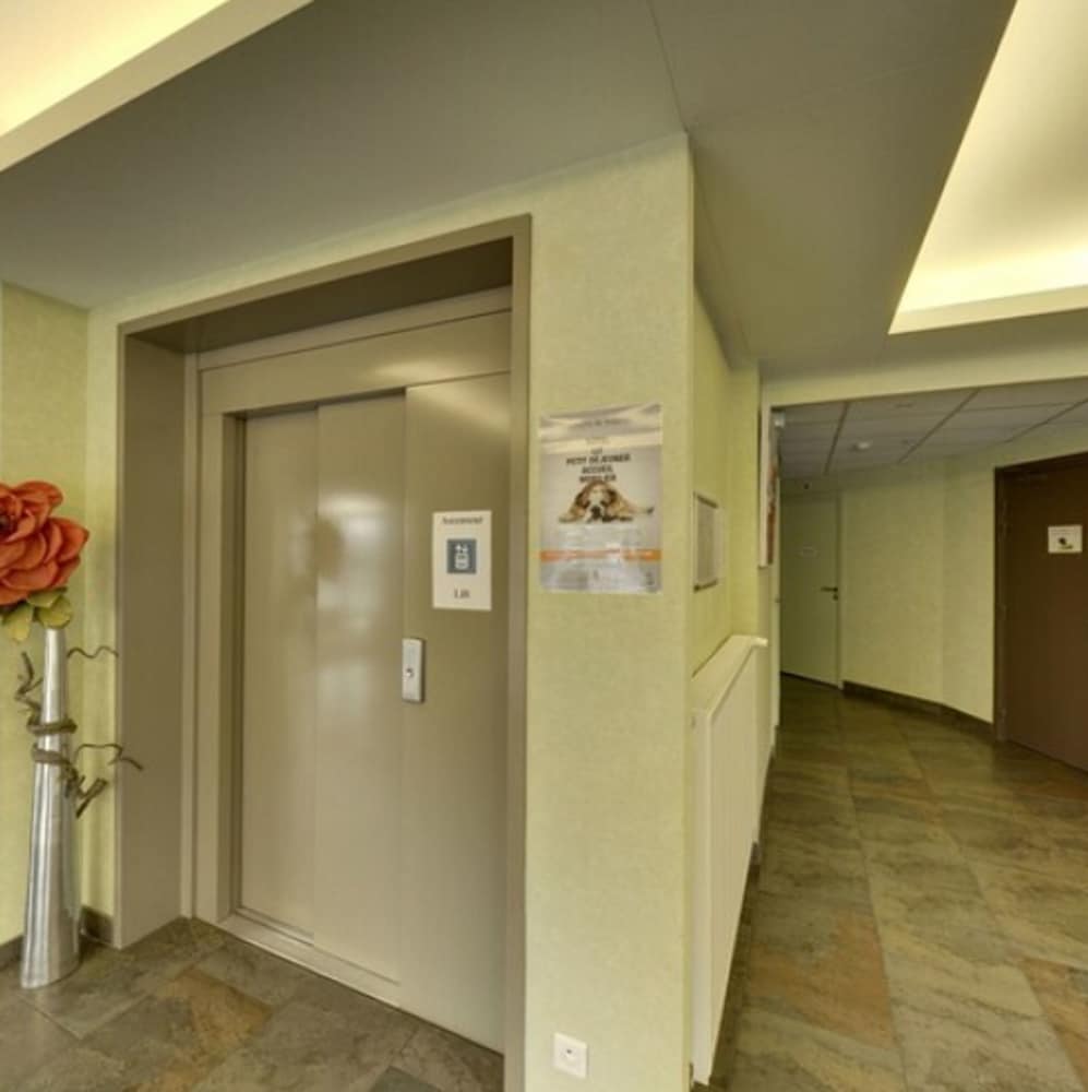 CITÔTEL DE LA CLOCHE 5/48
