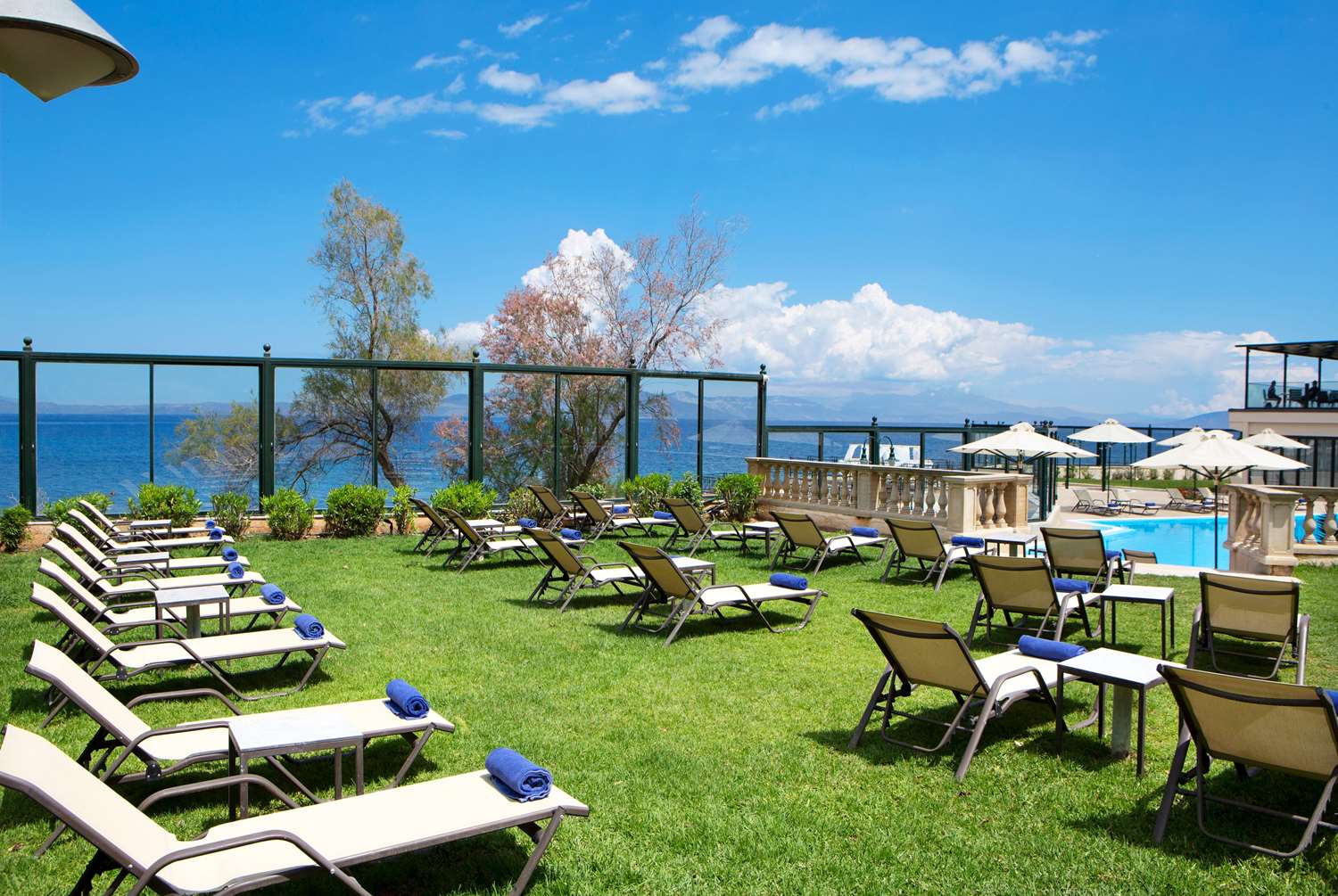 Ramada by Wyndham, Athens Club Attica Riviera 37/45