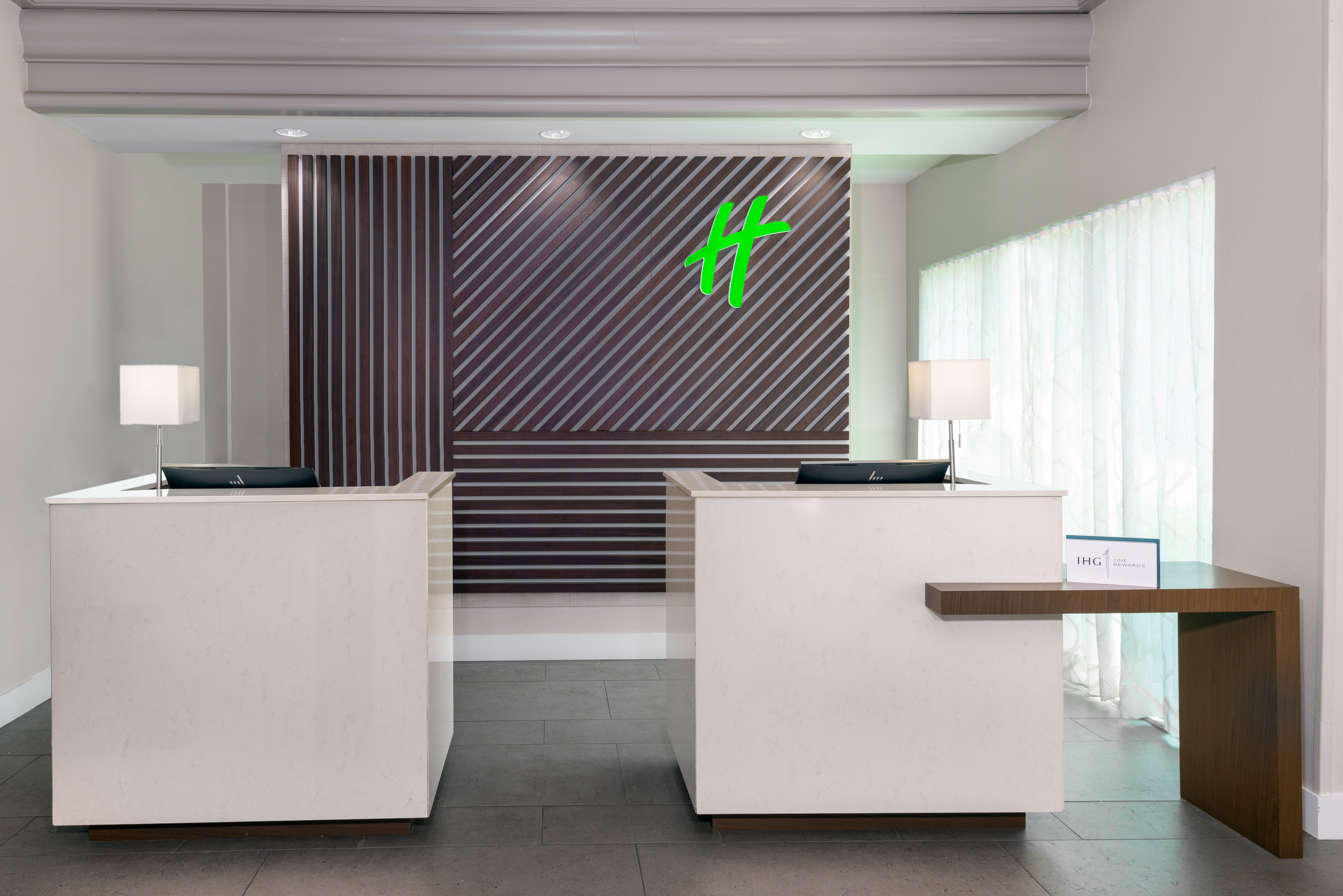 Holiday Inn Miami-Doral Area 12/25