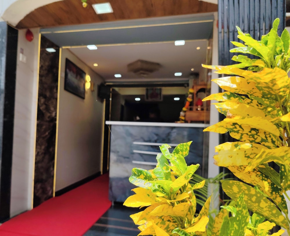Hotel Sai Samrat Inn 27/32