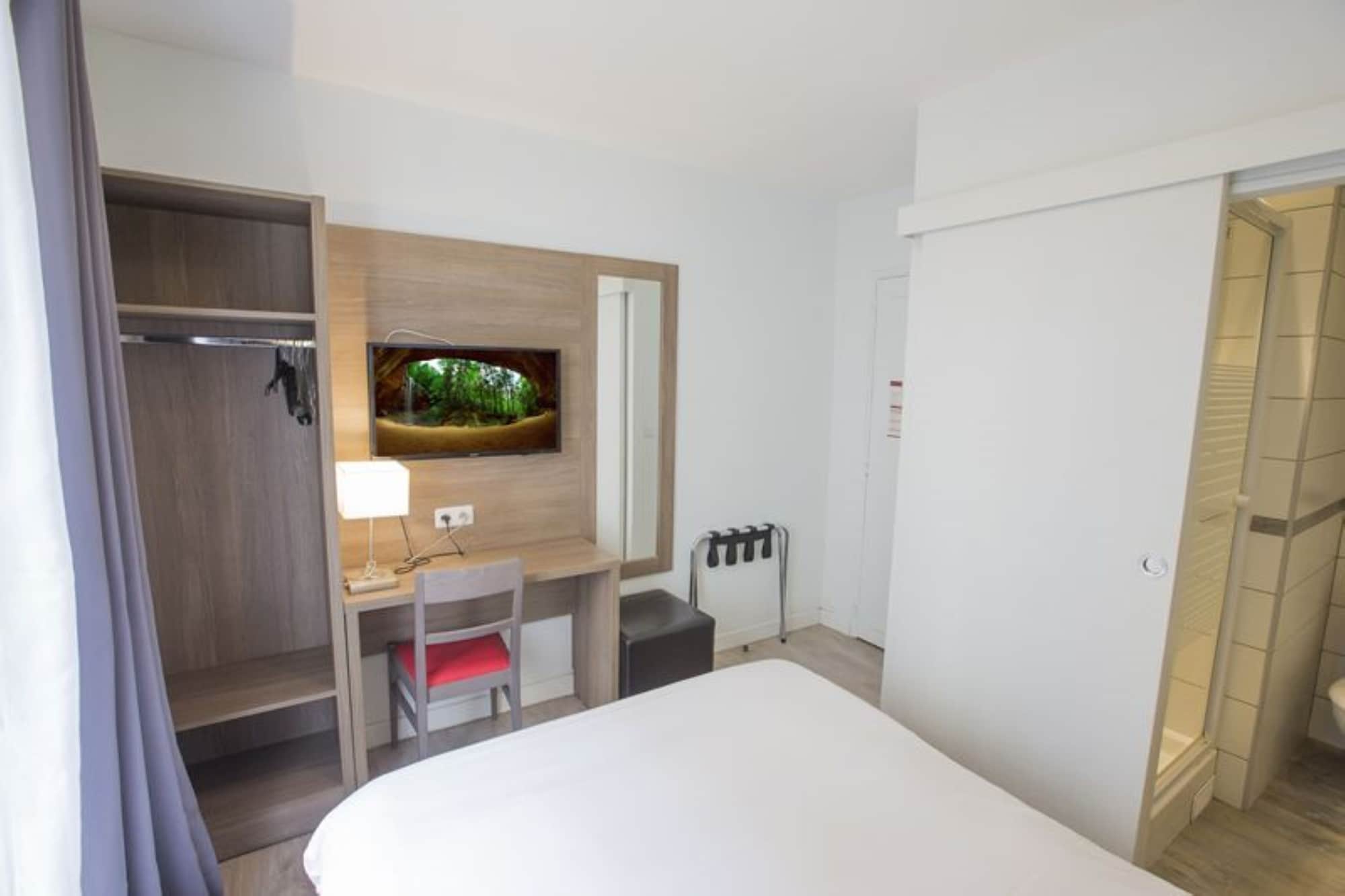 ROOM, DOUBLE BED