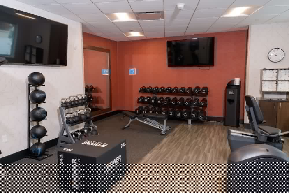 Hampton Inn & Suites Erie Bayfront 35/54